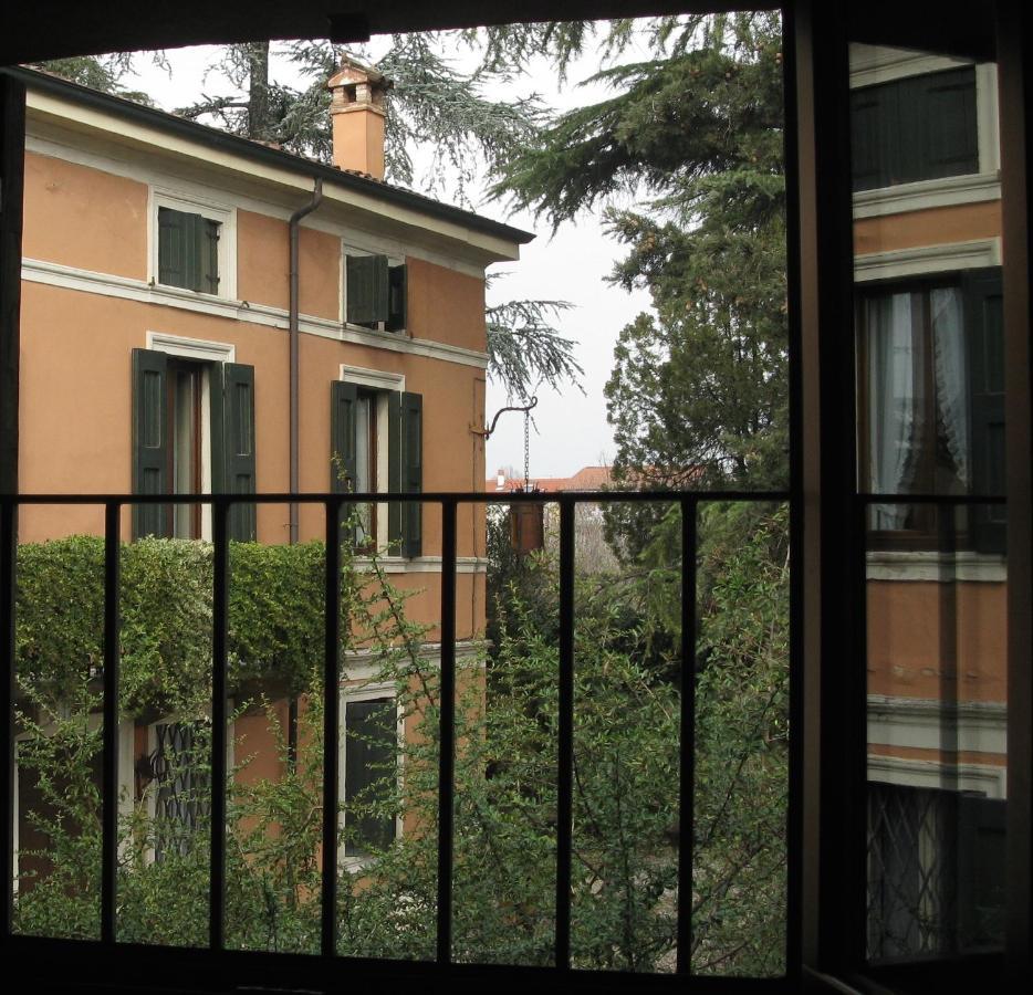 Corte Roveggia - Monolocale Picasso Verona Luaran gambar